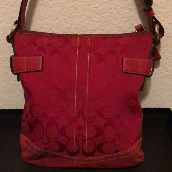 Coach purse medium size in red - Picture 3 of 8